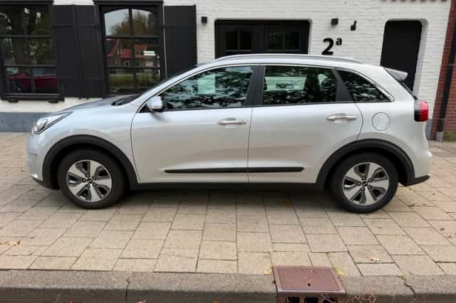 Kia Niro (2019) thumbnail 2