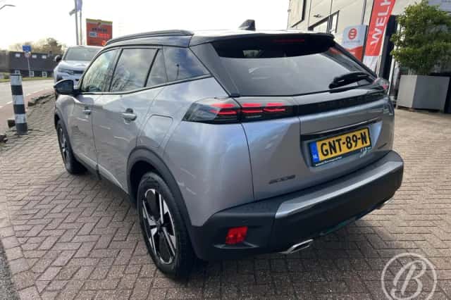 Peugeot 2008 (2024) thumbnail 3