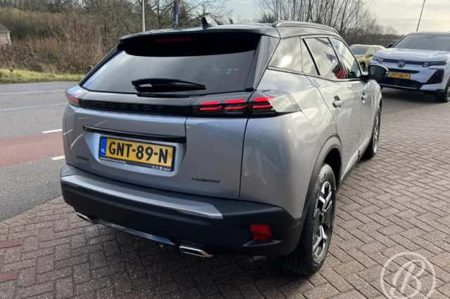 Peugeot 2008 (2024) thumbnail 4