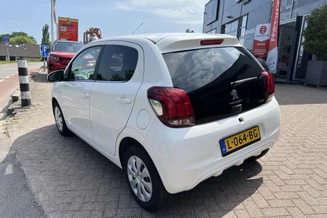 Peugeot 108 (2021) thumbnail 3
