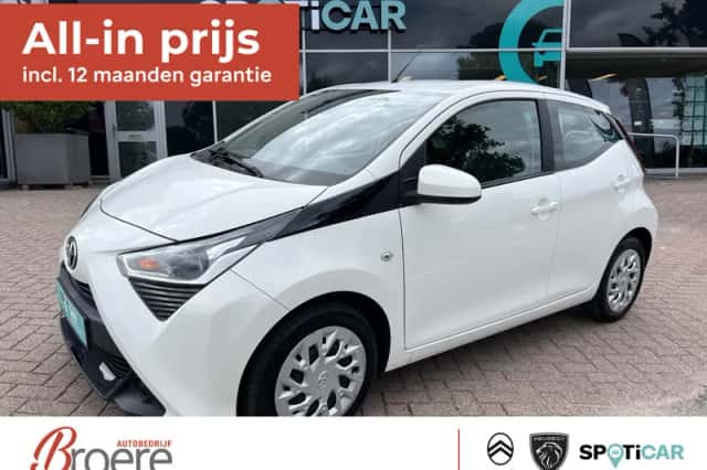 Toyota Aygo (2021) thumbnail 1