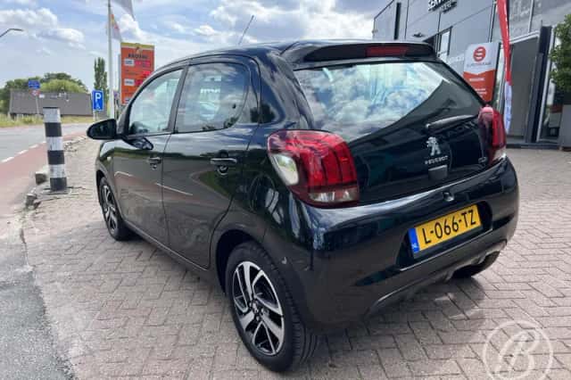 Peugeot 108 (2021) thumbnail 3