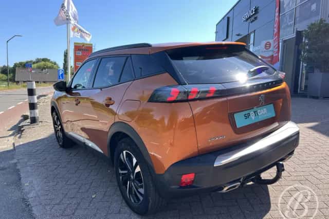 Peugeot 2008 (2021) thumbnail 3