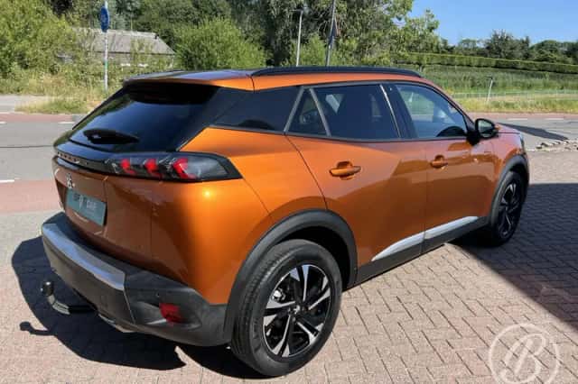 Peugeot 2008 (2021) thumbnail 4