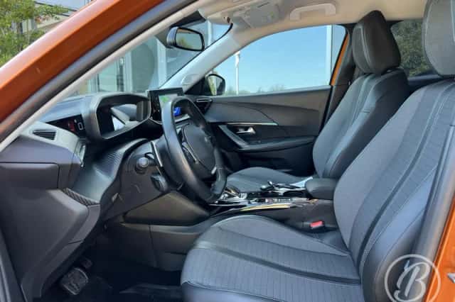 Peugeot 2008 (2021) thumbnail 6