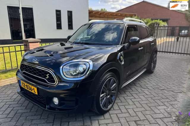 MINI Countryman (2018) thumbnail 1