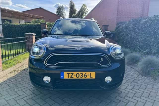 MINI Countryman (2018) thumbnail 2