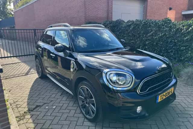 MINI Countryman (2018) thumbnail 3