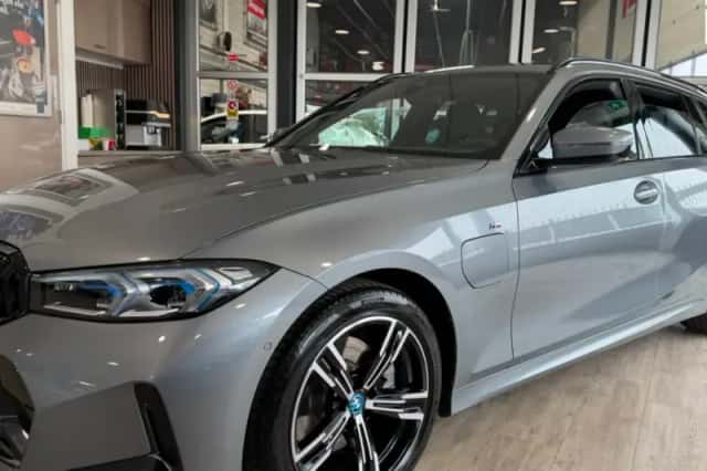 BMW 3-Serie (2024) thumbnail 1