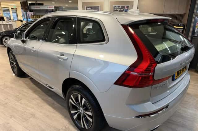 Volvo XC60 (2020) thumbnail 2