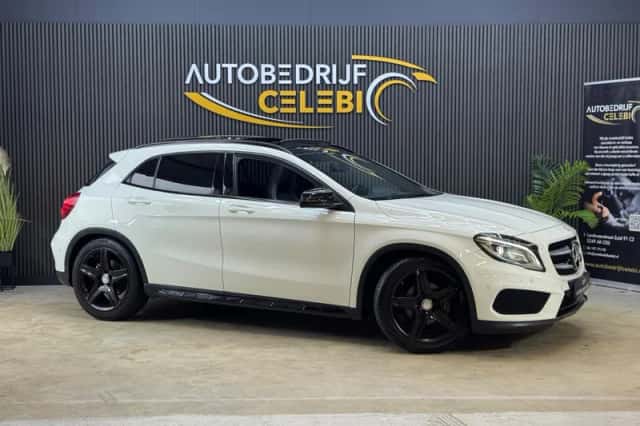 Mercedes-Benz GLA-Klasse (2016) thumbnail 1