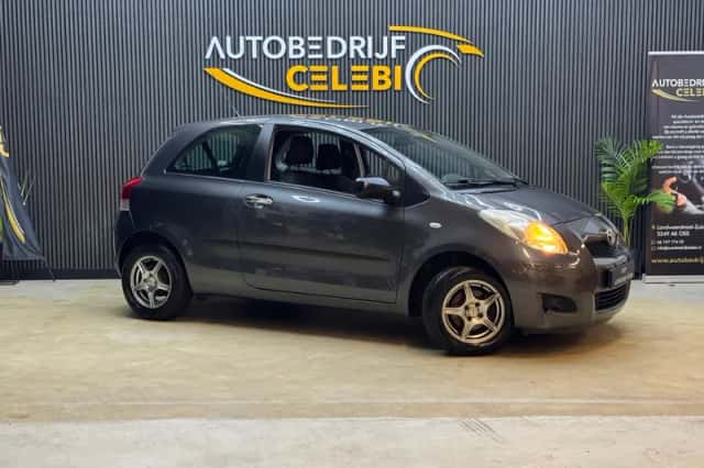 Toyota Yaris (2009) thumbnail 1