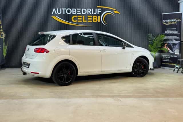 SEAT Leon (2013) thumbnail 3