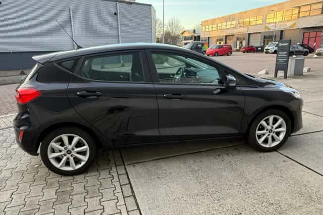 Ford Fiesta (2019) thumbnail 3