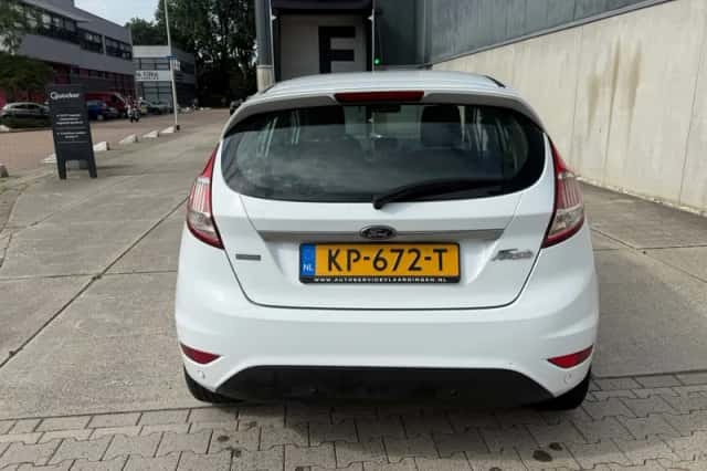 Ford Fiesta (2016) thumbnail 5