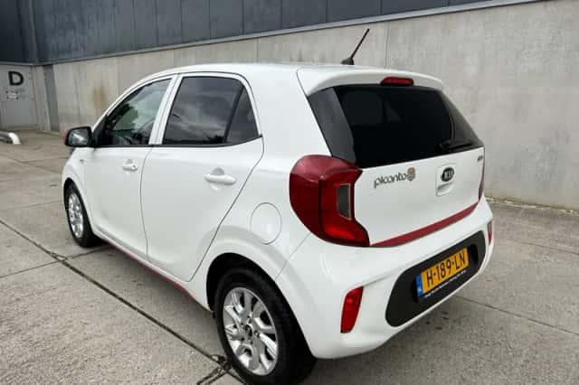 Kia Picanto (2017) thumbnail 6