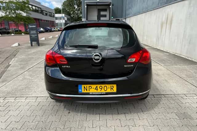 Opel Astra (2015) thumbnail 5