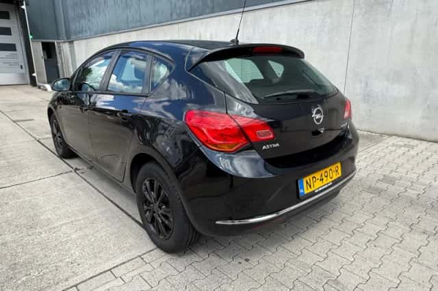 Opel Astra (2015) thumbnail 6