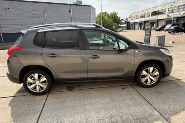 Peugeot 2008 (2015) thumbnail 3