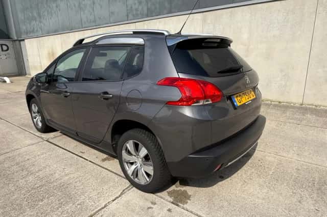 Peugeot 2008 (2015) thumbnail 6
