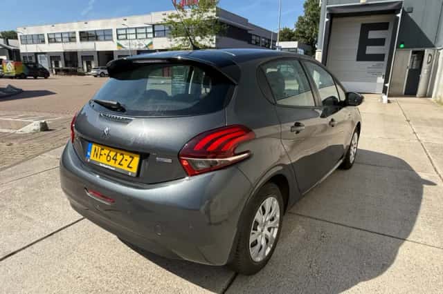 Peugeot 208 (2017) thumbnail 4