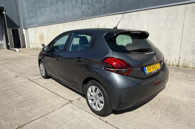 Peugeot 208 (2017) thumbnail 6
