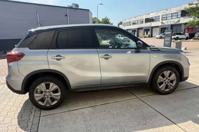 Suzuki Vitara (2019) thumbnail 3