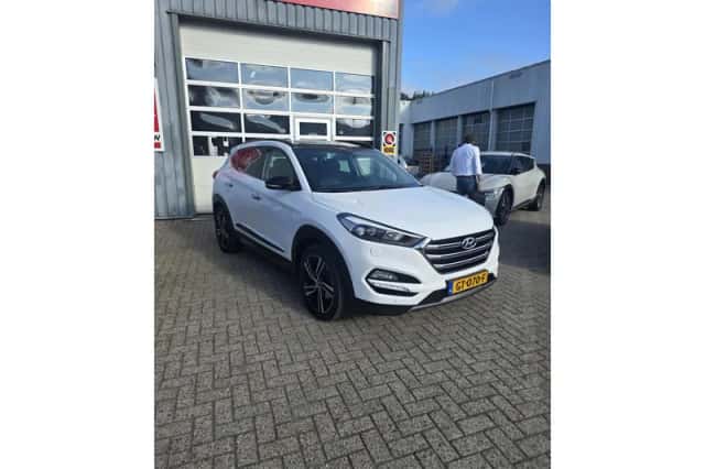 Hyundai Tucson (2015) thumbnail 5