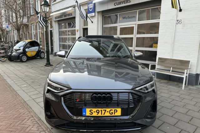 Audi e-tron (2022) thumbnail 5