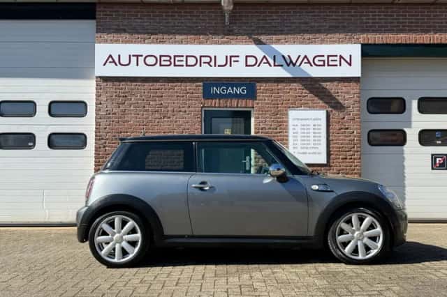 MINI Cooper S (2007) thumbnail 2