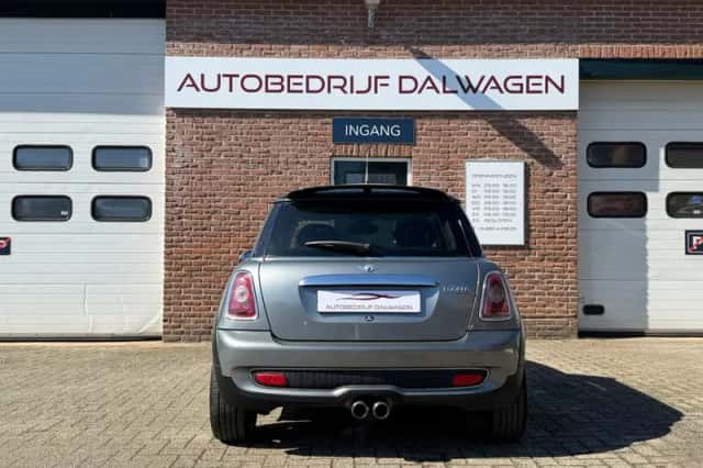 MINI Cooper S (2007) thumbnail 3