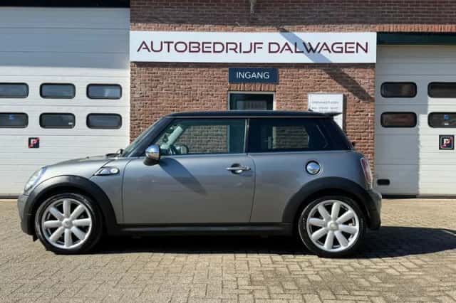 MINI Cooper S (2007) thumbnail 6