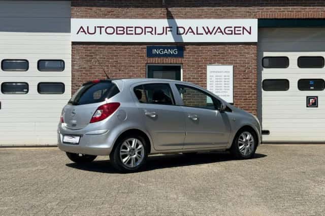 Opel Corsa (2007) thumbnail 3
