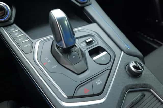 Lynk & Co 01 (2021) thumbnail 3