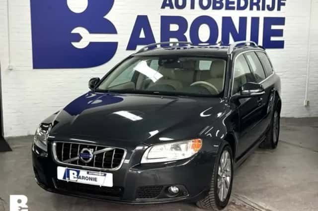 Volvo V70 (2012) thumbnail 2