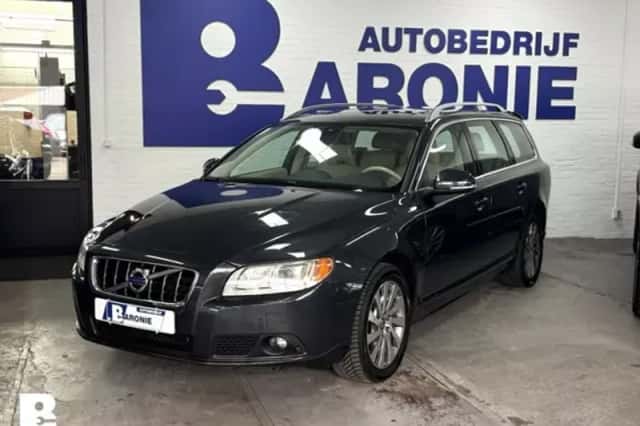 Volvo V70 (2012) thumbnail 3