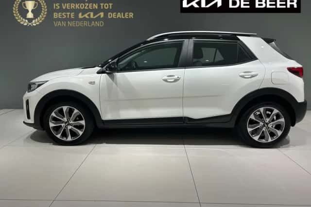 Kia Stonic (2019) thumbnail 1