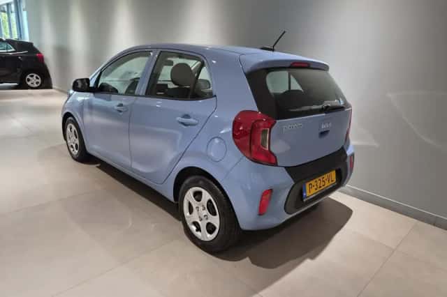 Kia Picanto (2022) thumbnail 4