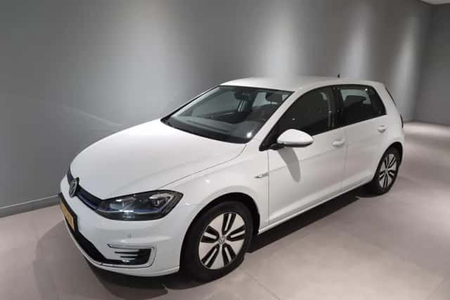 Volkswagen e-Golf (2020) thumbnail 2