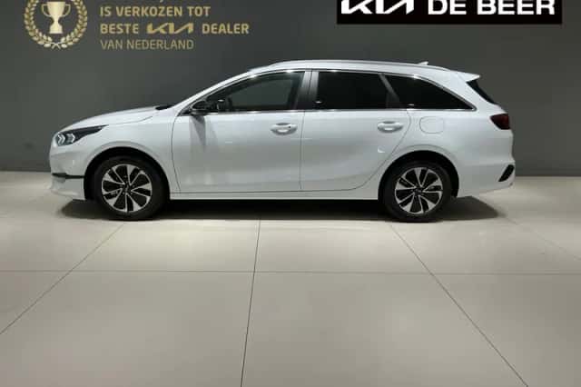 Kia Ceed Sportswagon (2025) thumbnail 1