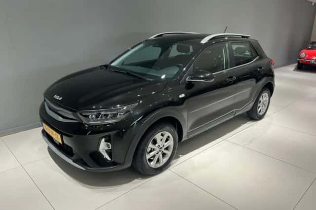 Kia Stonic (2023) thumbnail 2