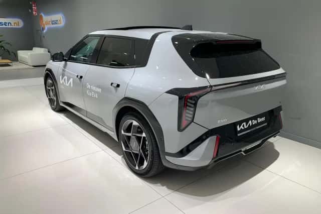 Kia EV4 (2026) thumbnail 4
