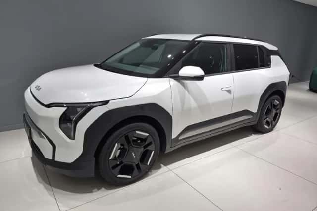Kia EV3 (2025) thumbnail 2