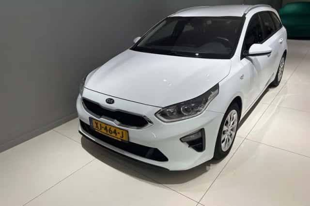 Kia Ceed Sportswagon (2019) thumbnail 2