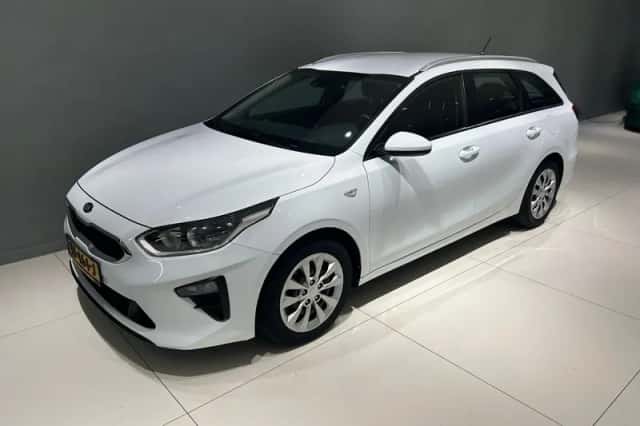 Kia Ceed Sportswagon (2019) thumbnail 3