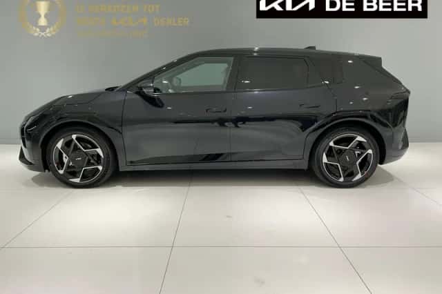 Kia EV4 (2026) thumbnail 1