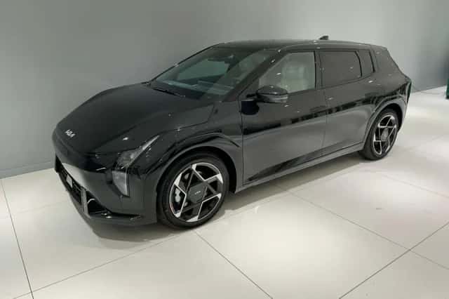 Kia EV4 (2026) thumbnail 2