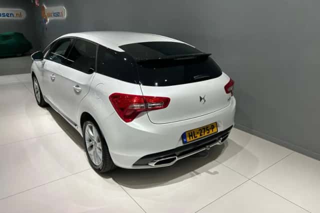 DS 5 (2015) thumbnail 5