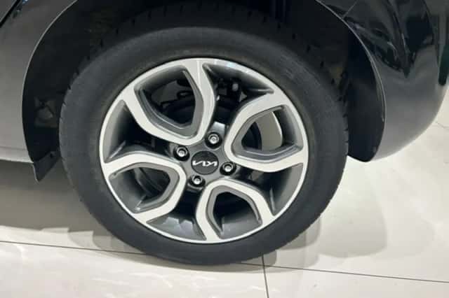 Kia Picanto (2023) thumbnail 4