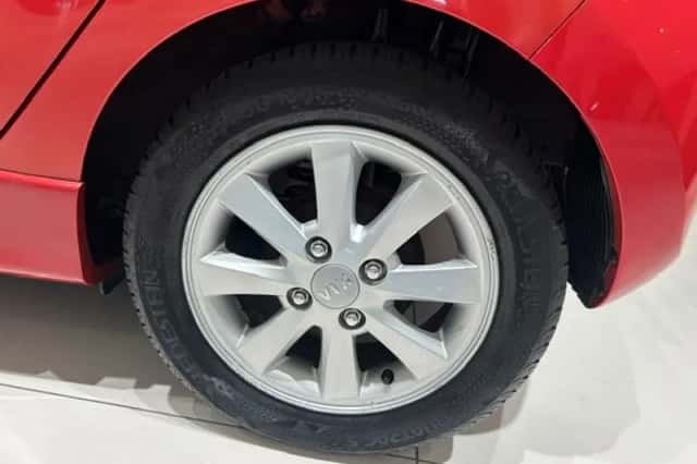 Kia Picanto (2012) thumbnail 4